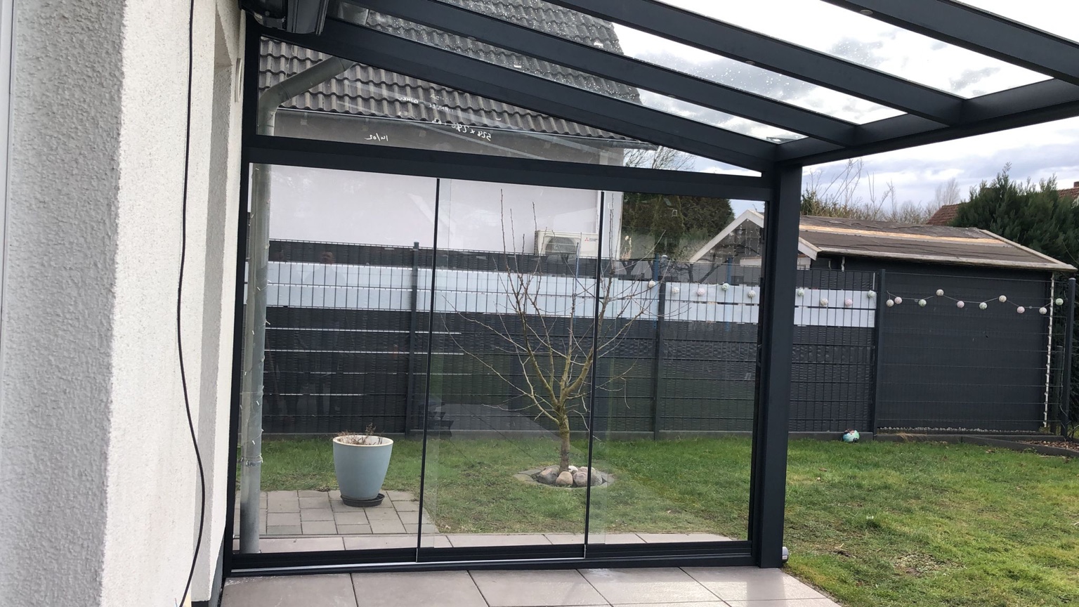 ProLine Terrassenüberdachung mit Glasdach und Aluminium Konstruktion